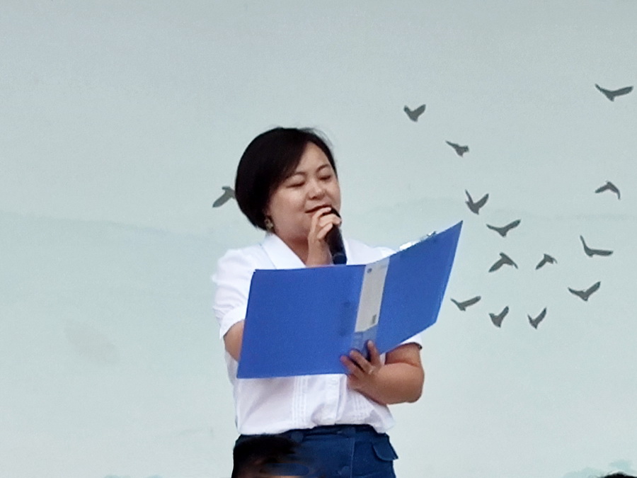 主持人 肖潇.jpg