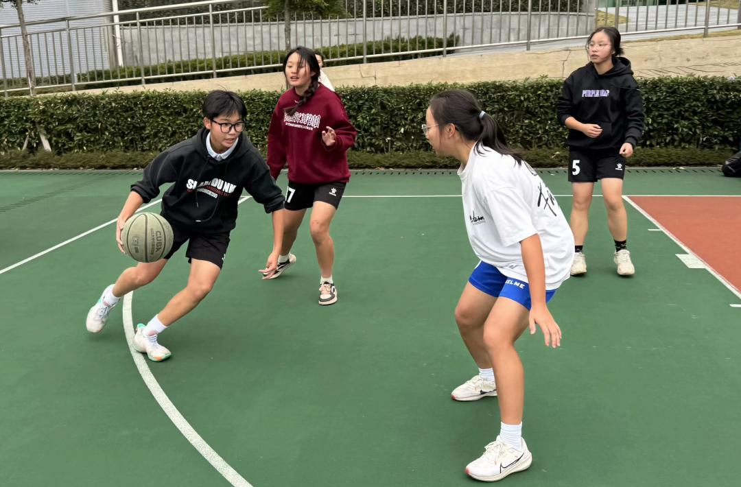 跃动青春，“篮”不住的激情——乐外高中校园篮球联赛圆满落幕